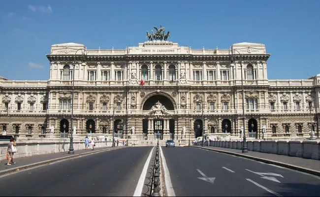 Scommesse, Cassazione: "L'intermediazione è un reato, irrilevante l'eventuale discriminazione del bookmaker"