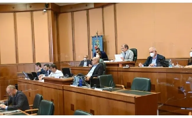Giochi nel Lazio, via libera del Consiglio regionale alla modifica della legge per il contrasto della dipendenza: stop alla retroattività del distanziometro per le nuove sale