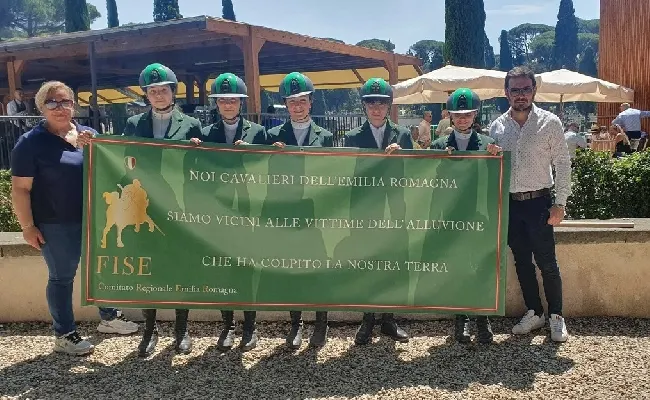 La squadra dell'Emilia Romagna a Piazza di Siena: “Siamo un popolo forte, qui per dare un segnale di ripartenza”