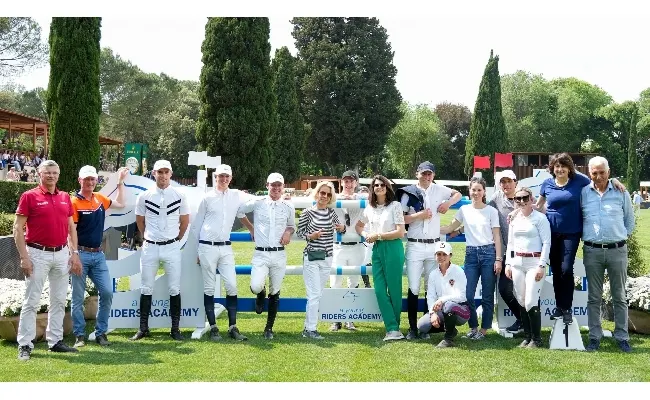Piazza di Siena: domani Trofeo Loro Piana e l'omaggio a Halifax