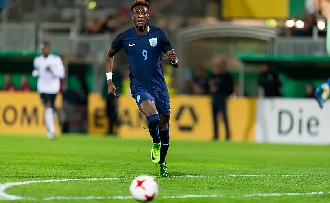 Europa League, Siviglia-Roma: in quota è testa a testa tra En-Nesyri e Abraham per il premio di Man of the match