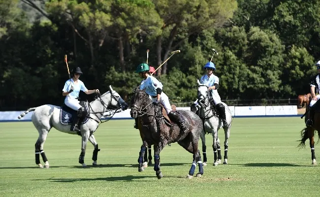 Ladies FIP European Polo Championship, buona la prima per l'Italia. Inghilterra battuta 7-6. Decisive Rossi e Marré. Sabato c'è la Francia