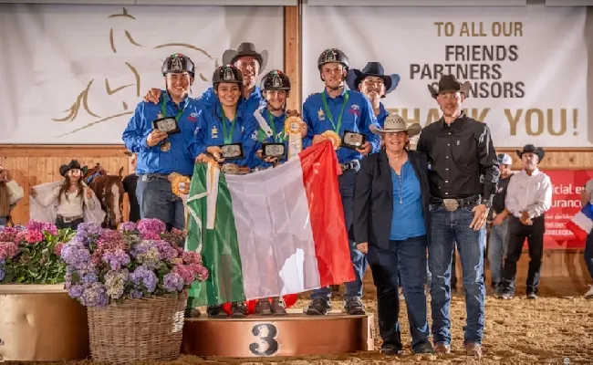Campionati del Mondo di Reining: il Team Italia Young Reiners è medaglia d'oro a Givrins