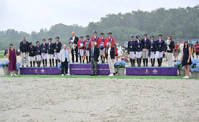 Equitazione, Europei Giovanili FEI di Gorla Minore: oro a squadre per la Germania Children, quarta l'Italia