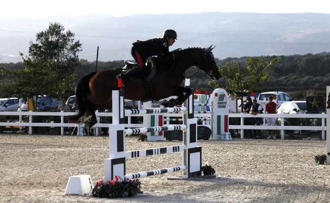 Salto ostacoli: i fratelli Correddu brillano al Sardegna Jumping Tour