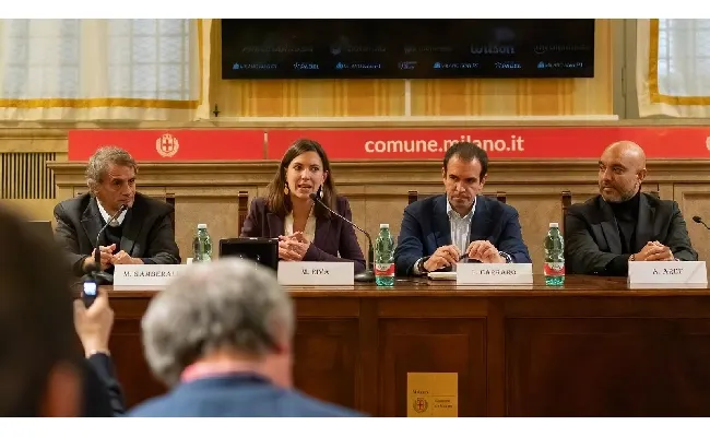 Milano Premier Padel P1 2023, presentato l’evento ‘Combined’. Carraro (presidente FIP): «All’Allianz Cloud uno spettacolo unico». Riva (ass. Sport Milano): «La presenza delle donne arricchisce lo show»