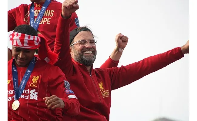 Klopp via dal Liverpool, i bookmaker quotano un futuro in Serie A: per i Reds sorpresa De Zerbi?