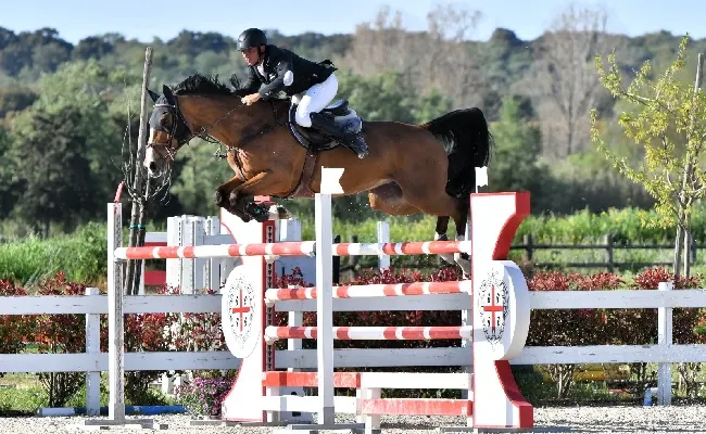 Salto ostacoli: Gianleonardo Murruzzu su Taissa Sarda brilla nel Gran Premio della 2^ tappa del Trofeo dei Nuraghi