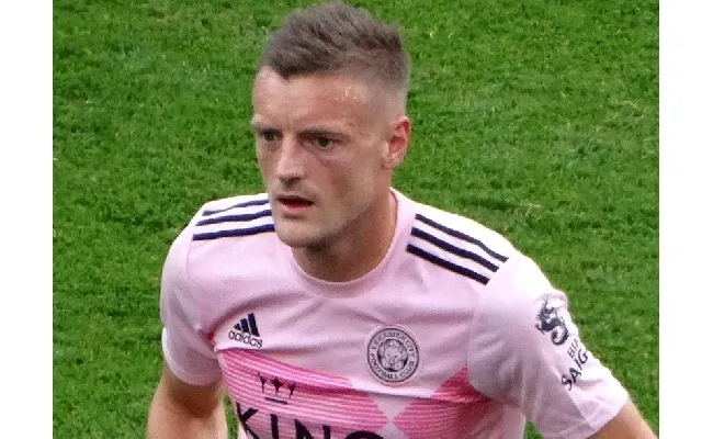 Mercato, il Como tra campioni del mondo e giovani promesse: sprint Pinamonti in quota, il sogno resta Vardy. Sui bookmaker spunta la tentazione Hummels