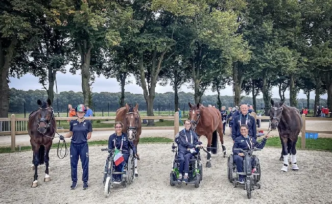 Equitazione, Paralimpiadi Parigi 2024: i cavalli dell'Italia team superano la visita preliminare