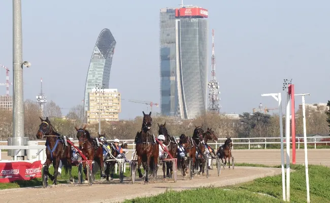 Ippica, all’Ippodromo Snai San Siro il venerdì di trotto è dedicato ai gentlemen. Sette corse dalle ore 16:15 con la ‘Supertris’