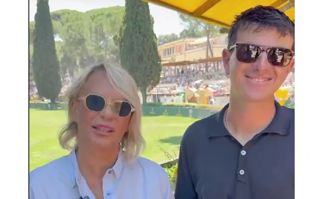 Maria De Filippi: “A Piazza di Siena vedi passione ovunque. È uno sport particolare perché sei in simbiosi col cavallo”