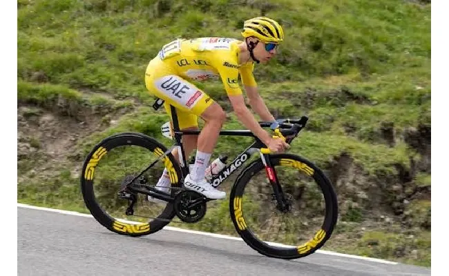 Tour de France: per la maglia gialla è sempre Pogacar contro Vingegaard. Su Snai guida il tris dello sloveno a 1,20