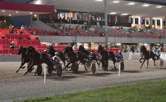 Ippica, Ippodromo Snai Sesana: sabato sera di trotto con al centro il Premio Presidente del Consiglio Regionale della Toscana valido come Wild Card per il Gp Città di Montecatini di Ferragosto