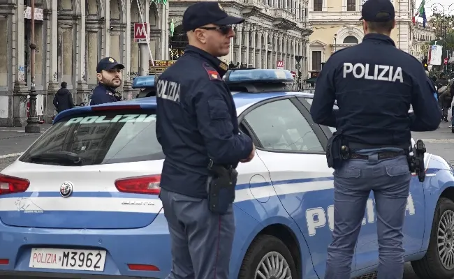 Controlli della Polizia lungo il litorale romano: da maggio sanzionati 16 locali, tra cui sale giochi