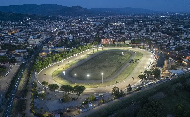 Ippica, Ippodromo Snai Sesana: sabato di trotto nel ricordo di Varenne e di Sari del Rosso. Sette corse dalle ore 20:45