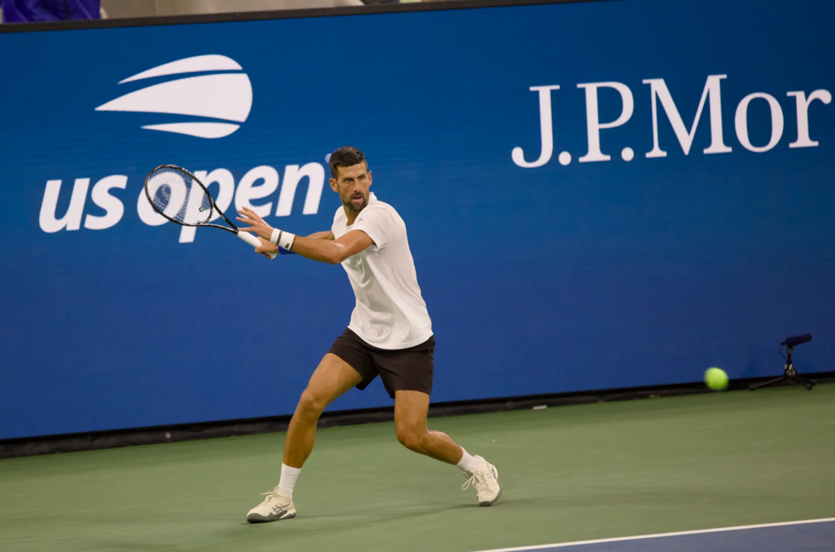 Dai problemi fisici alle lacrime: Djokovic crolla agli Us Open e ora i bookie scommettono sul ritiro a fine anno